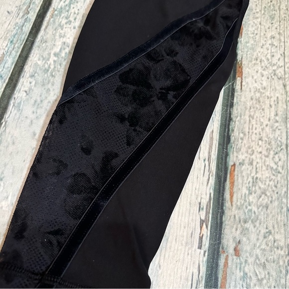 Lululemon 6 Wunder Under High-Rise Tight Flocked 28 leggings black lace floral - Picture 6 of 11